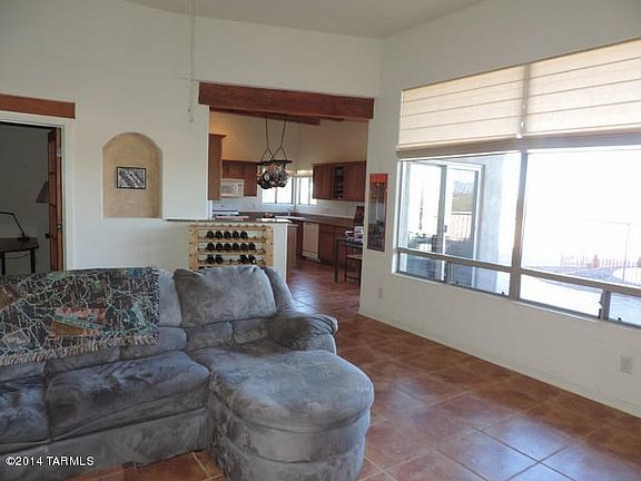 5th image of 933 E Josephine Saddle Pl