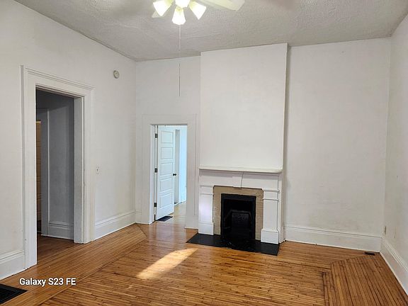 5th image of 228 Milton Ave