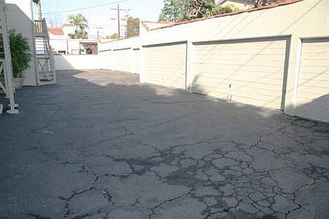 5th image of 752 1/2 N Sweetzer Ave