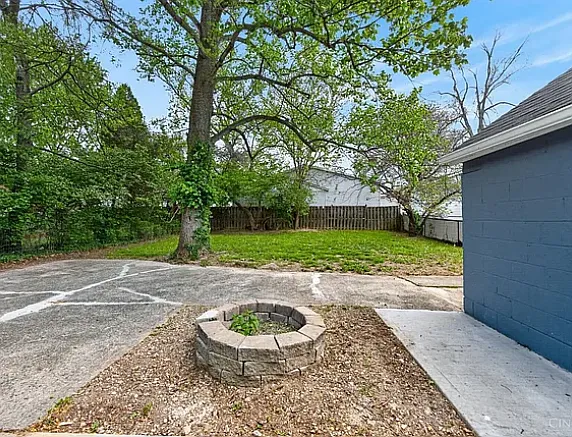 6832 Kenton Ave — Photo 9