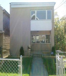 5825 Dix St NE, Washington, DC, 20019
