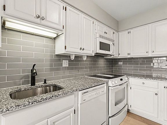 2nd image of 541 Verde Dr