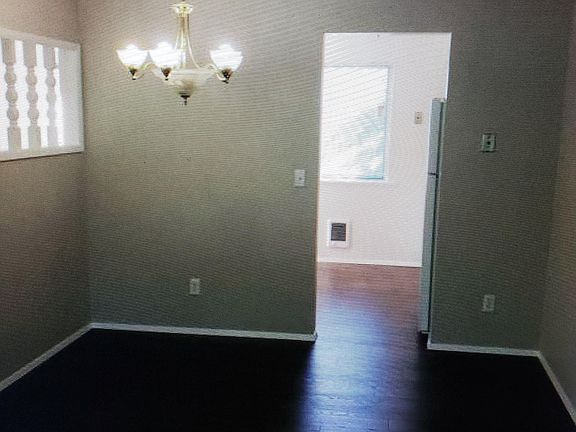 5th image of 2714 NE 85th Ave