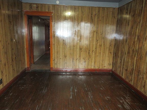 5th image of 1833 S 55th Ct