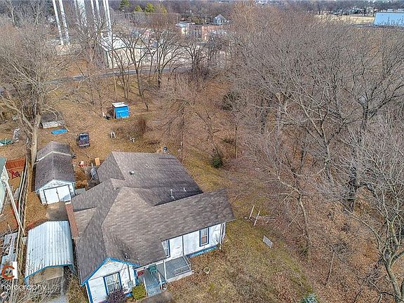3rd image of 509 E Ashley St