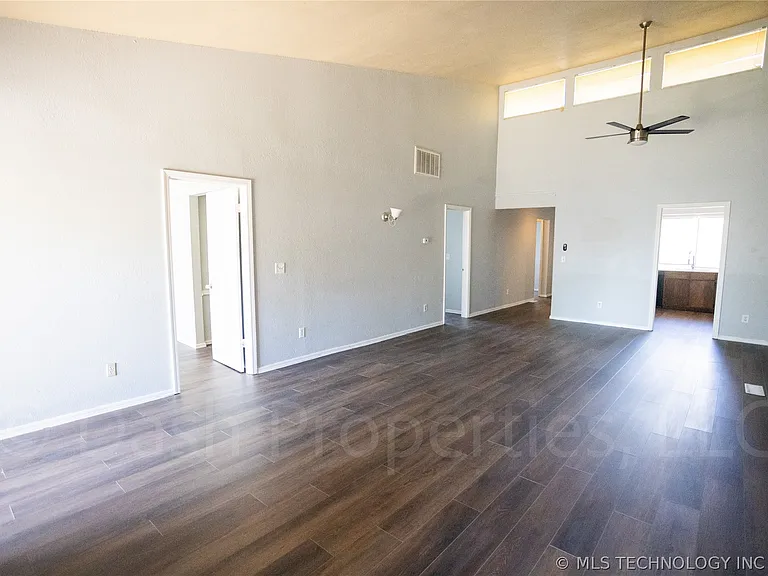 5104 S 75th East Ave — Photo 7