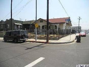 2nd image of 910 S Bernal Ave