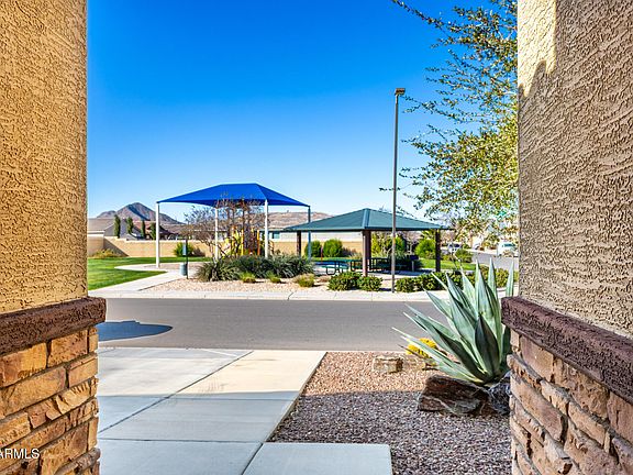 5th image of 35665 N DONOVAN Drive