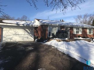 401 SW 6th Ave, Brandon, SD 57005