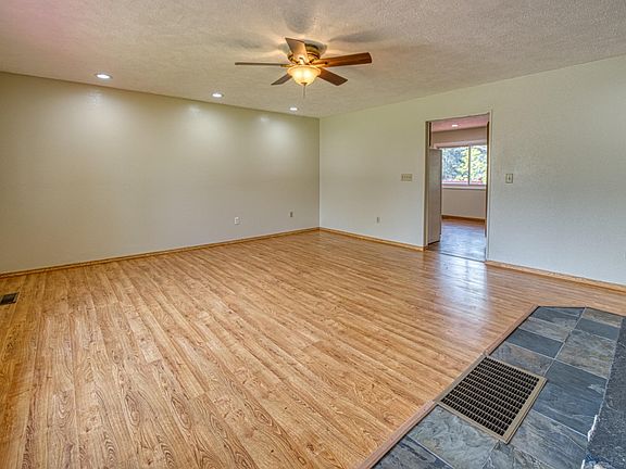 1403 Kluver Rd (33)