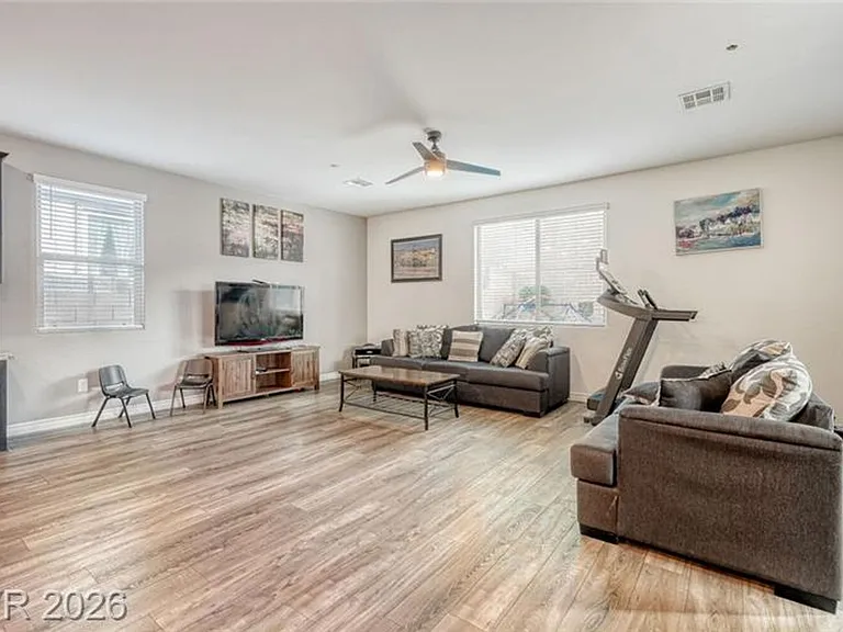 3135 Hazy Hills Ave — Photo 10