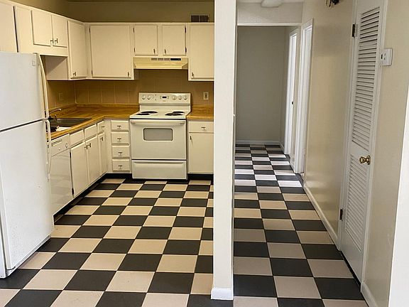 5th image of 1932 Dutch Valley Dr APT 5