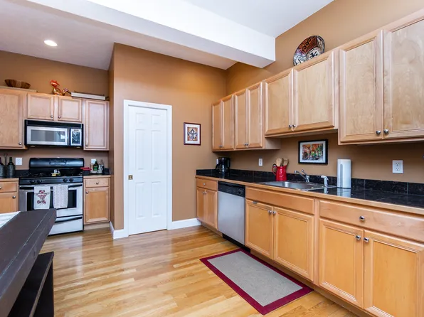 224 Salem St APT 5, Medford, MA 02155