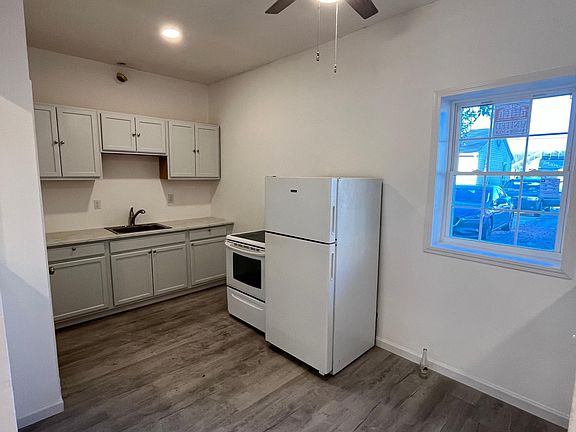 2nd image of 610 W Buena Vista Ave #Wh
