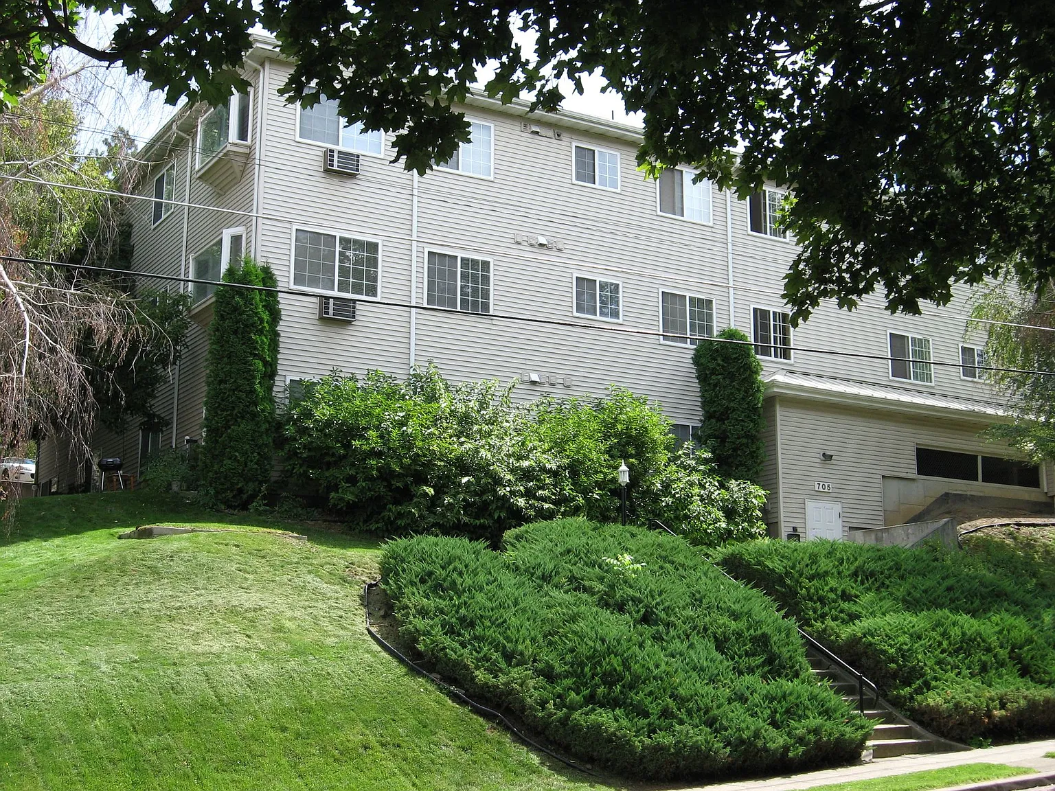 Jefferson Hill — Photo 2