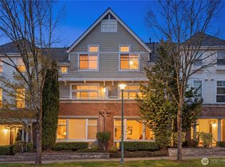 1439 Huckleberry Cir, Issaquah, WA
