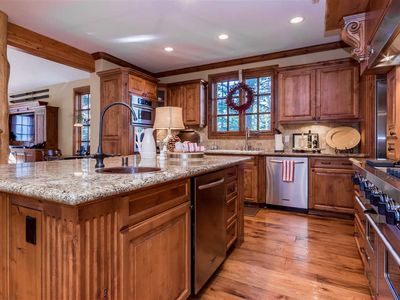 200 Le Verne St, Mammoth Lakes, CA, 93546