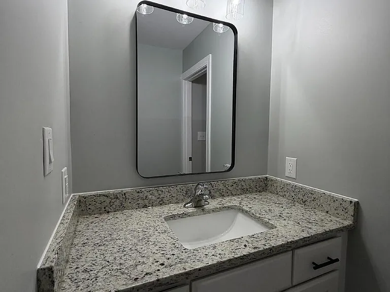 721 Hooker Rd — Photo 16