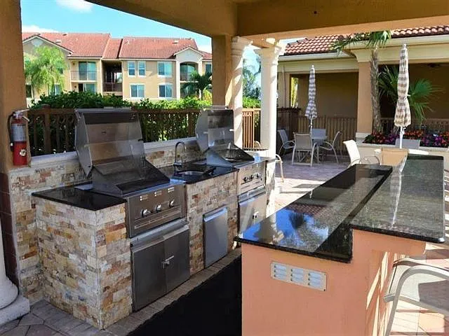 317 Villa Cir — Photo 4