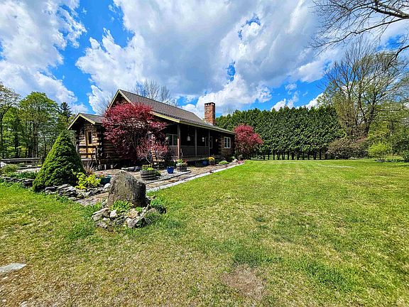 3rd image of 1422 Merrifield Road