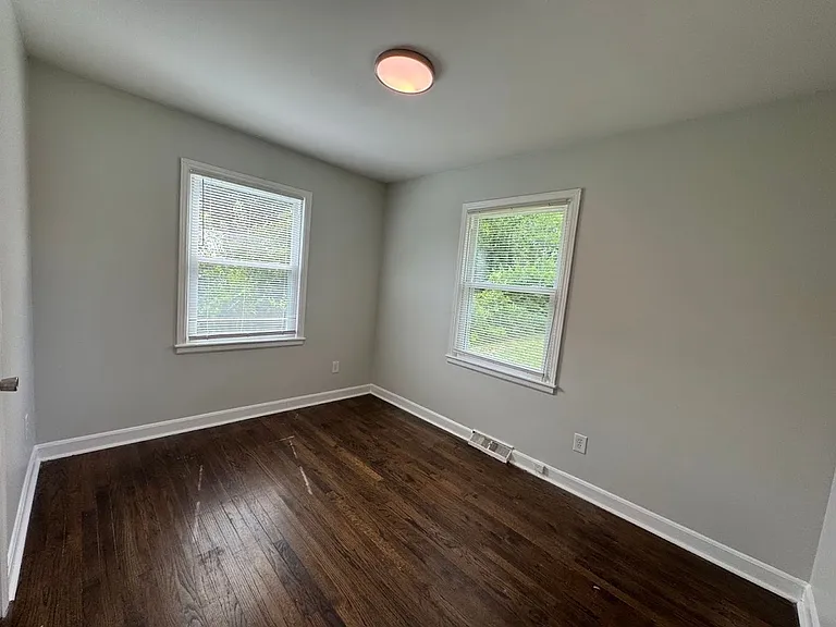 127 Lawrence St — Photo 21