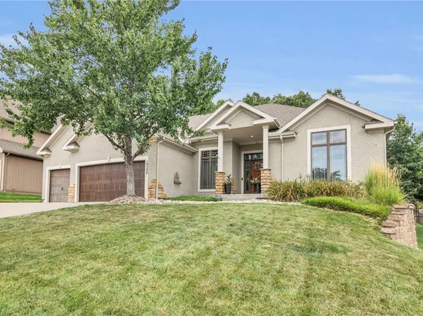 14240 NW 62nd Pl, Parkville, MO 64152