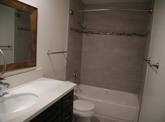 Master Bath w/ tub