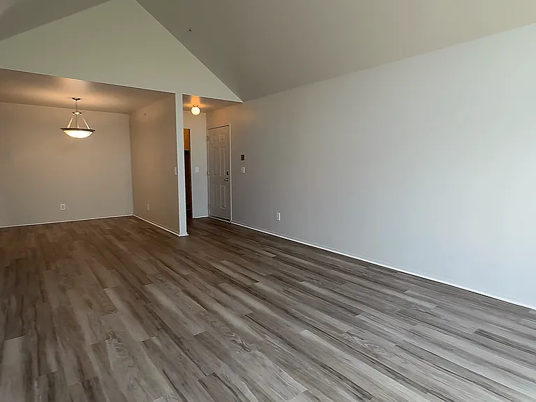 Prentiss Pointe Apartments — Photo 222