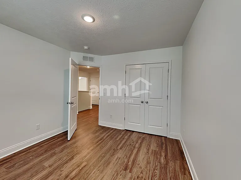 1037 Castor Dr — Photo 23