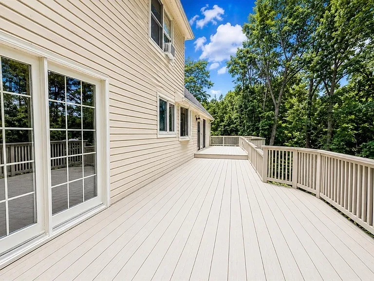 31 Woodside Cir — Photo 2