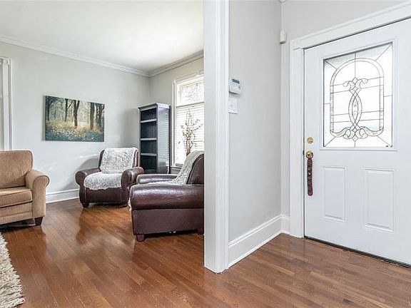 5th image of 158 Greenfield St