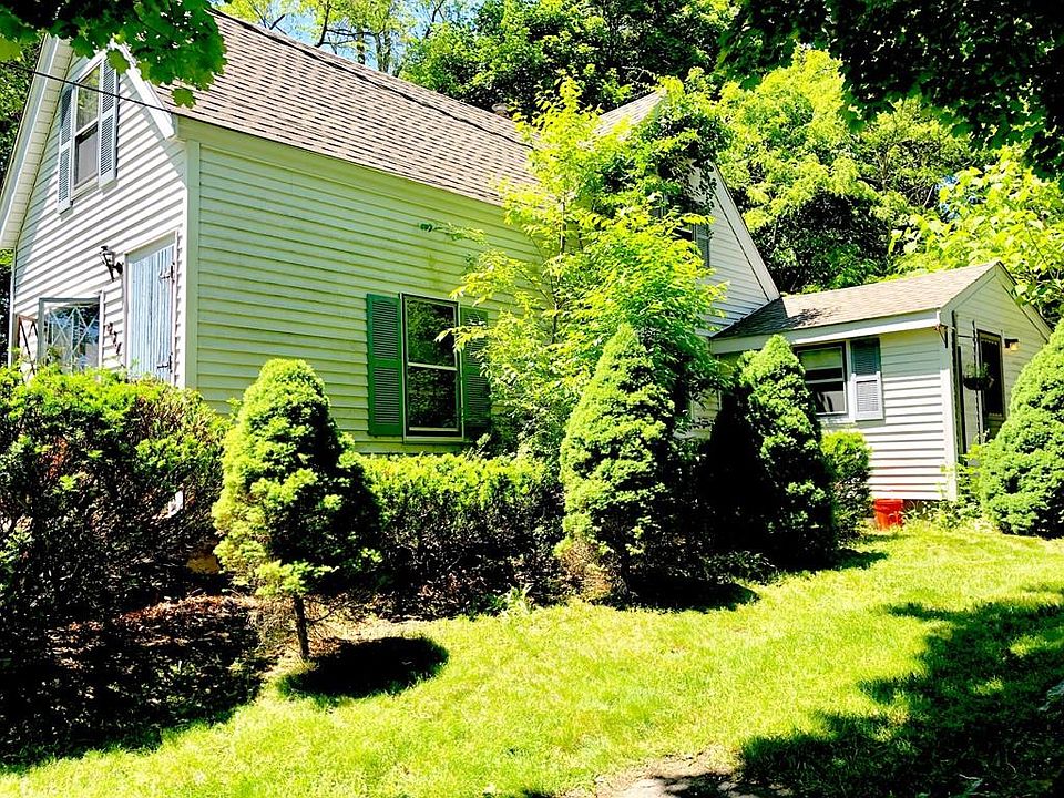 2nd image of 439 Cedar St