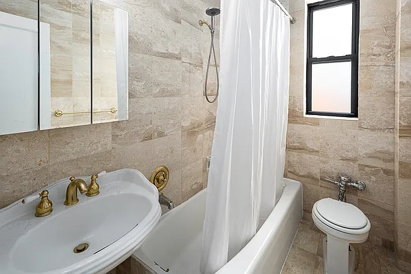 Rented by Yangtze Hudson LLC | media 16