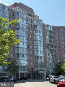 3210 N Leisure World Blvd APT 1021, Silver Spring, MD, 20906