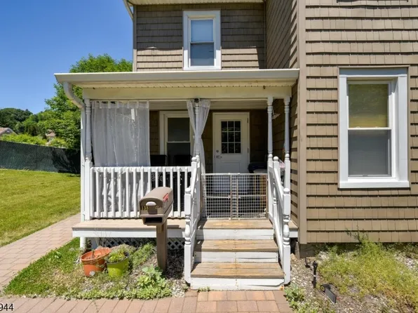 138 Hamburg Tpke, Bloomingdale, NJ 07403