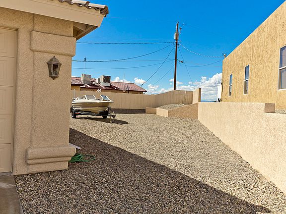 3rd image of 2941 Maracaibo Ln