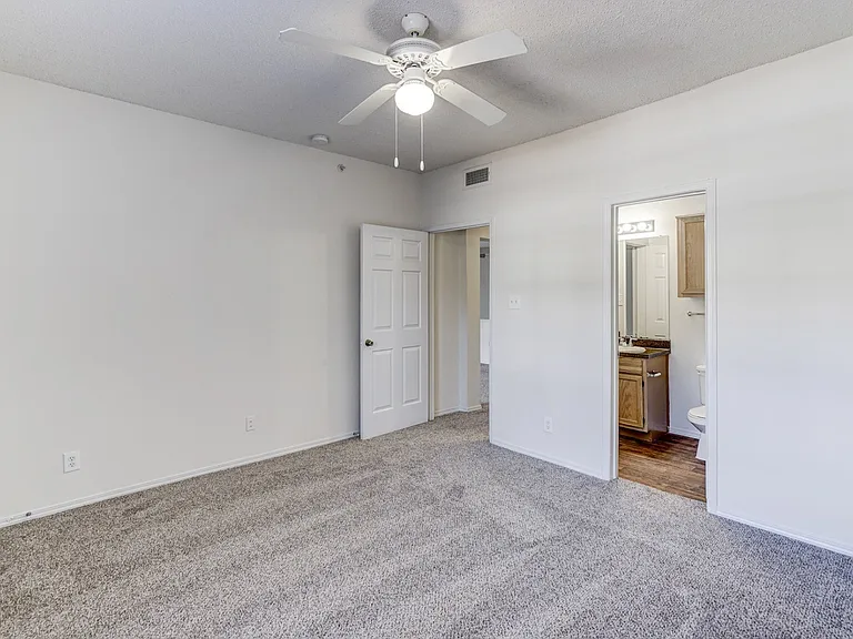 Saxony at Chase Oaks Apartments — Photo 34