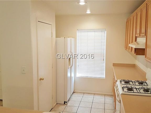 4th image of 1265 Orchard View St #0