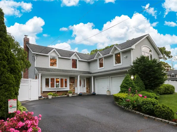 5 Cedar Avenue, Lake Grove, NY 11755