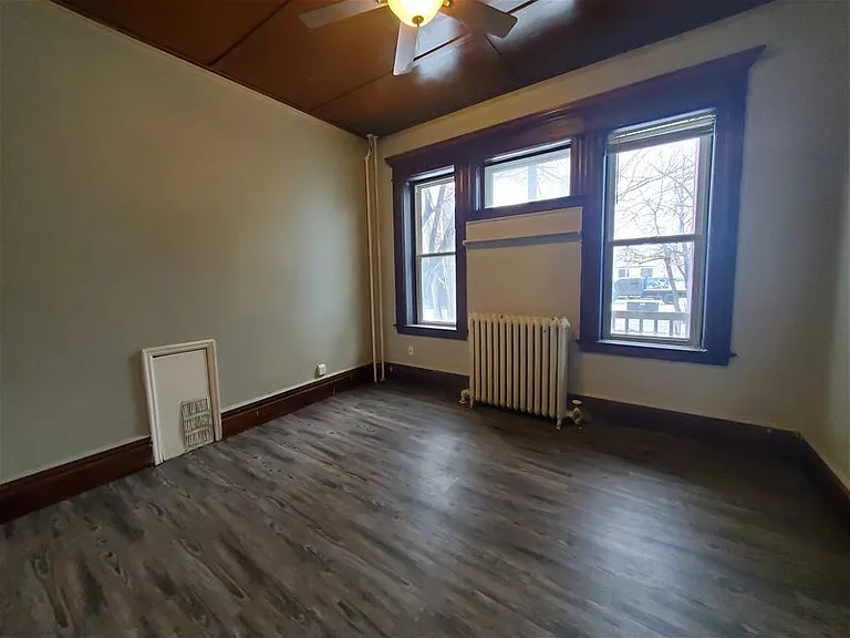 420 2nd Ave NE #102 — Photo 6