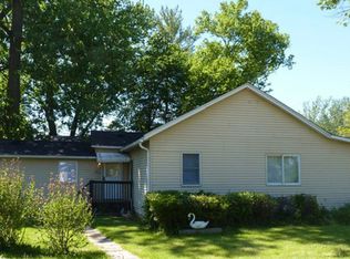 26075 W Forest Ave, Antioch, IL 60002