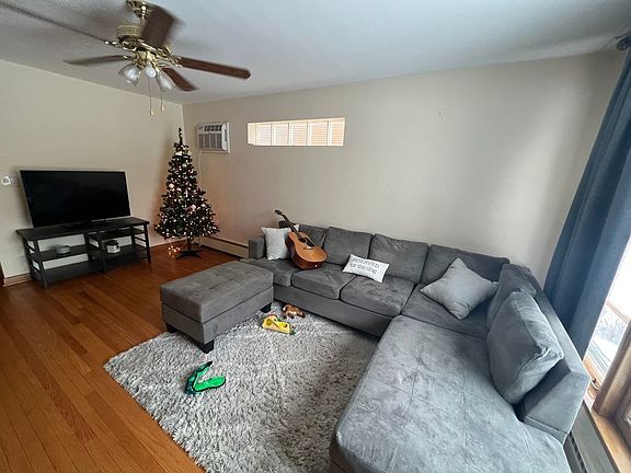 2nd image of 7419 W Isham St