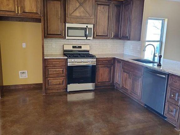 3rd image of 304 W Rollins St