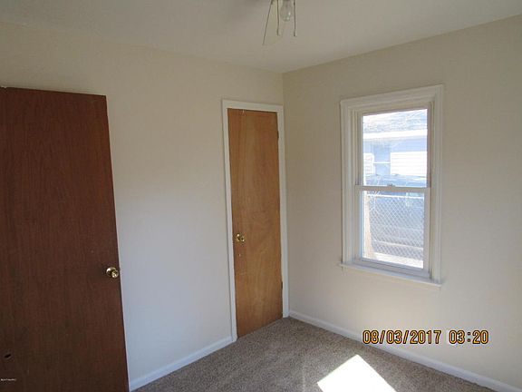 4th image of 421 Goguac St W
