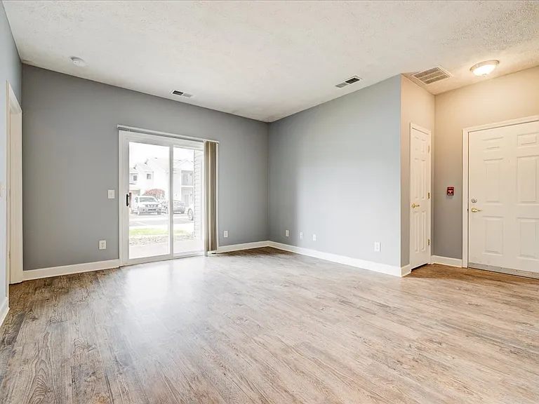 Cross Lake Apartments — Photo 14