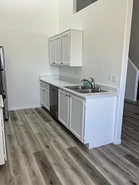 Building Photo - 5184 Heddell Ct #0