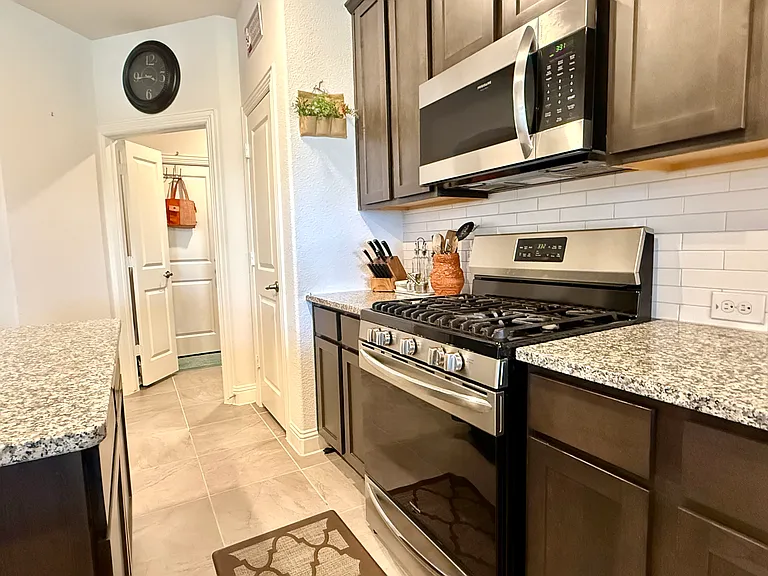 2704 Ainsworth Rd — Photo 8