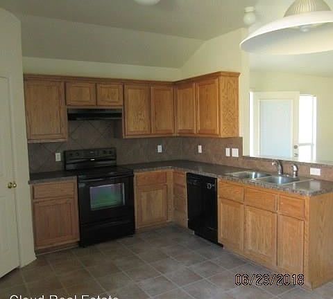 3rd image of 3504 Logsdon St
