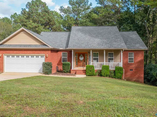 3465 Berkley Hills Dr E, Gadsden, AL 35907