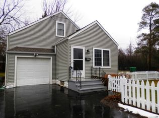 3194 Winsted Rd, Hamburg, NY 14075